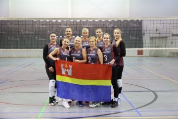 Директор дворца спорта «Янтарный» Татьяна Васильева приняла участие в волейбольном матче между командами Совета Федерации и сборной Калининградской области