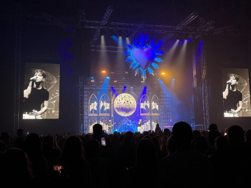 Во дворце спорта «Янтарный» состоялся концерт Вани Дмитриенко