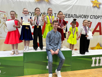 26 ноября на малой арене дворца спорта «Янтарный» прошел региональный турнир по танцевальному спорту «Звезда».